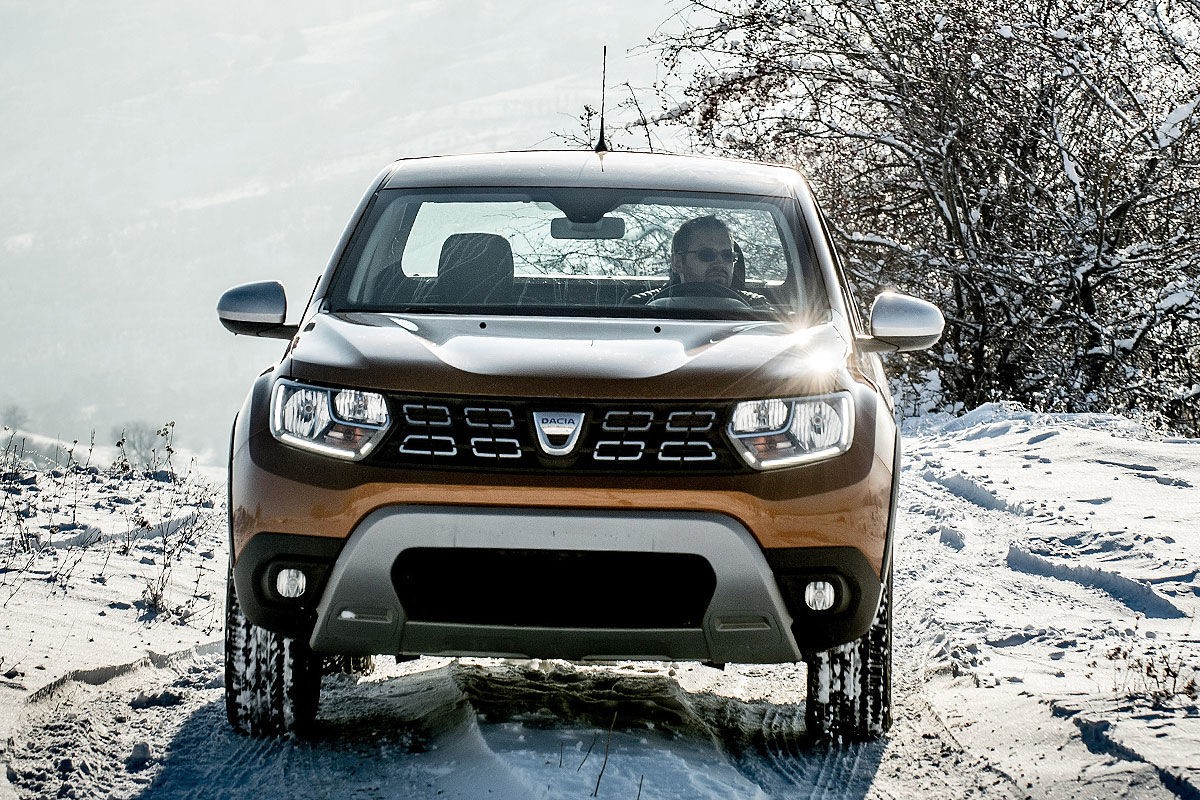 Napęd 4x4 i solidny prześwit zapewniają świetne włąściwości terenowe