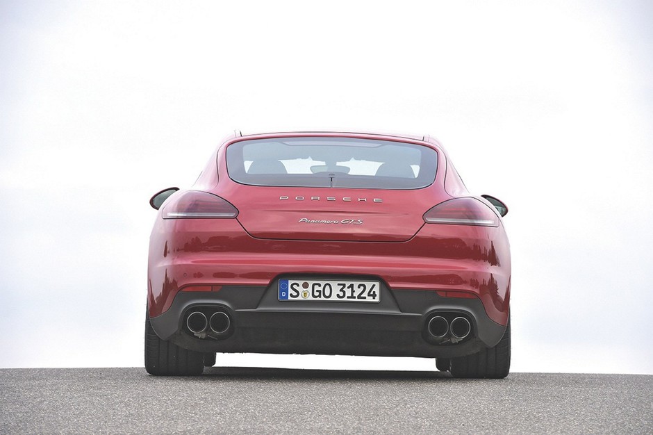 Limuzyna dla szefa wszystkich szefów - nowe BMW 750i kontra Audi A8, Mercedes klasy S i Porsche Panamera