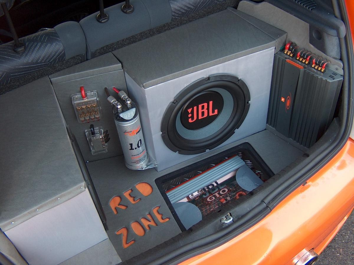 Montaż subwoofera: Czyli - Tanie basy spod fotela