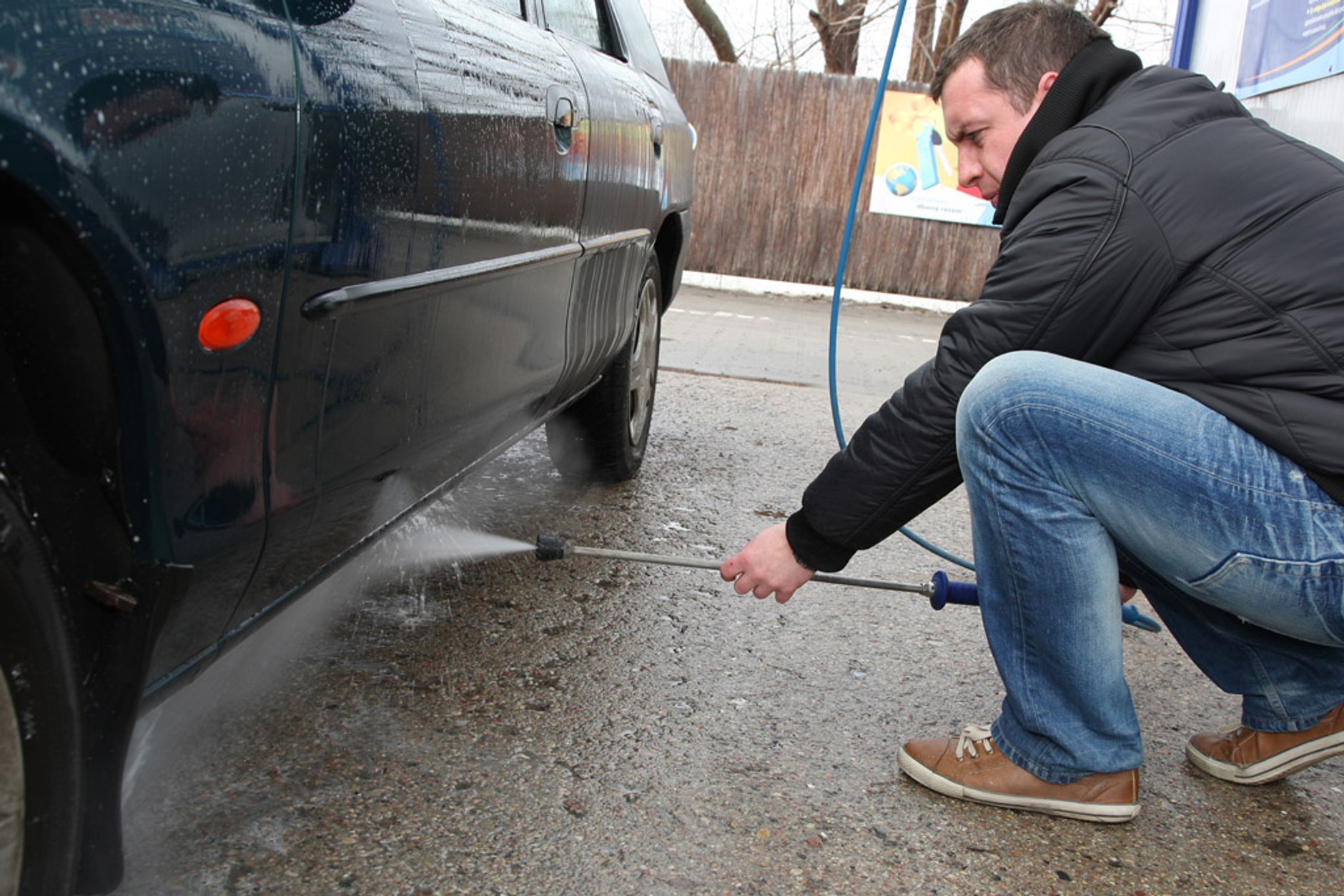 Porządnie umyj auto  po zimie