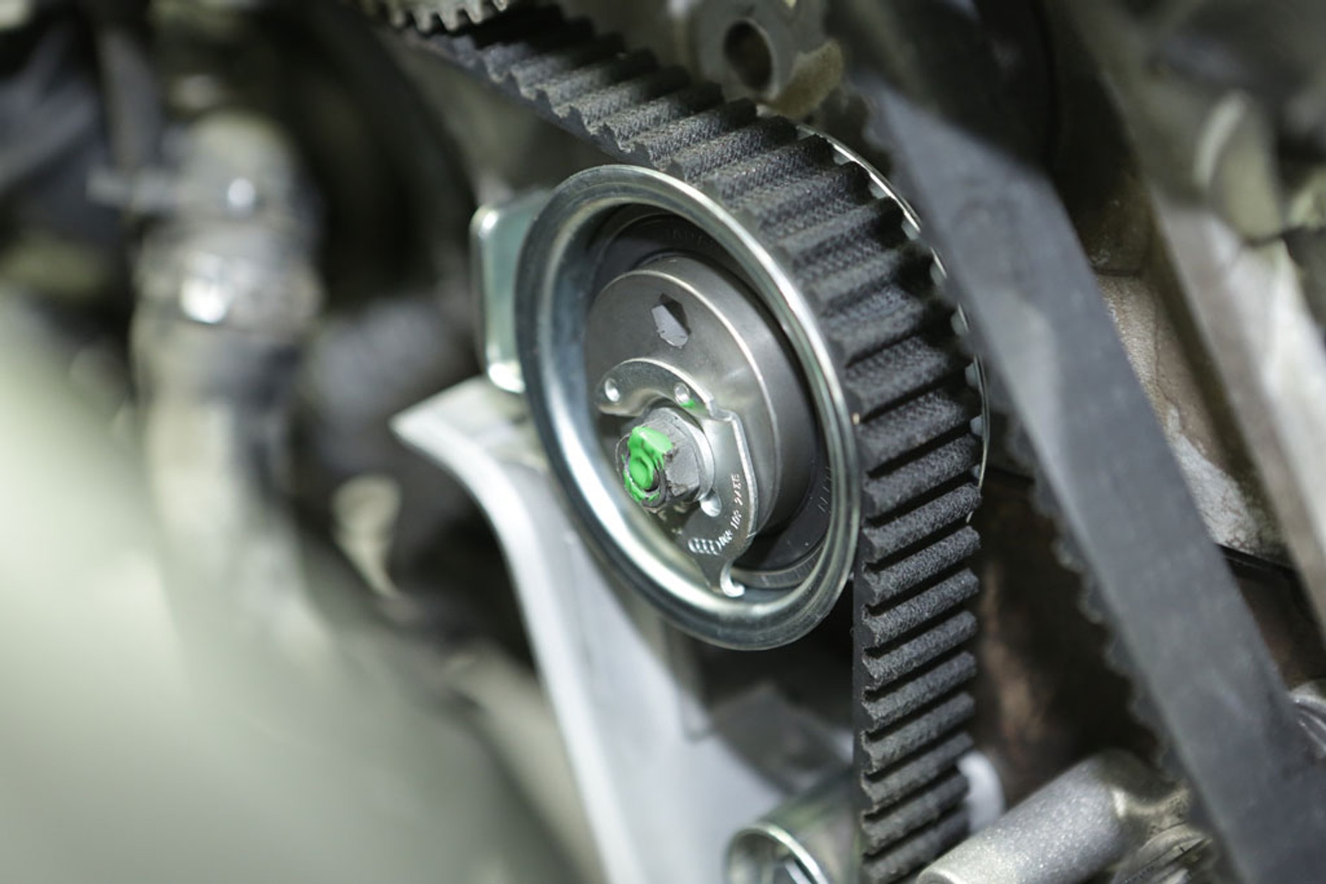 Wymiana paska rozrządu w Audi A4 1.8T (B6) krok po kroku