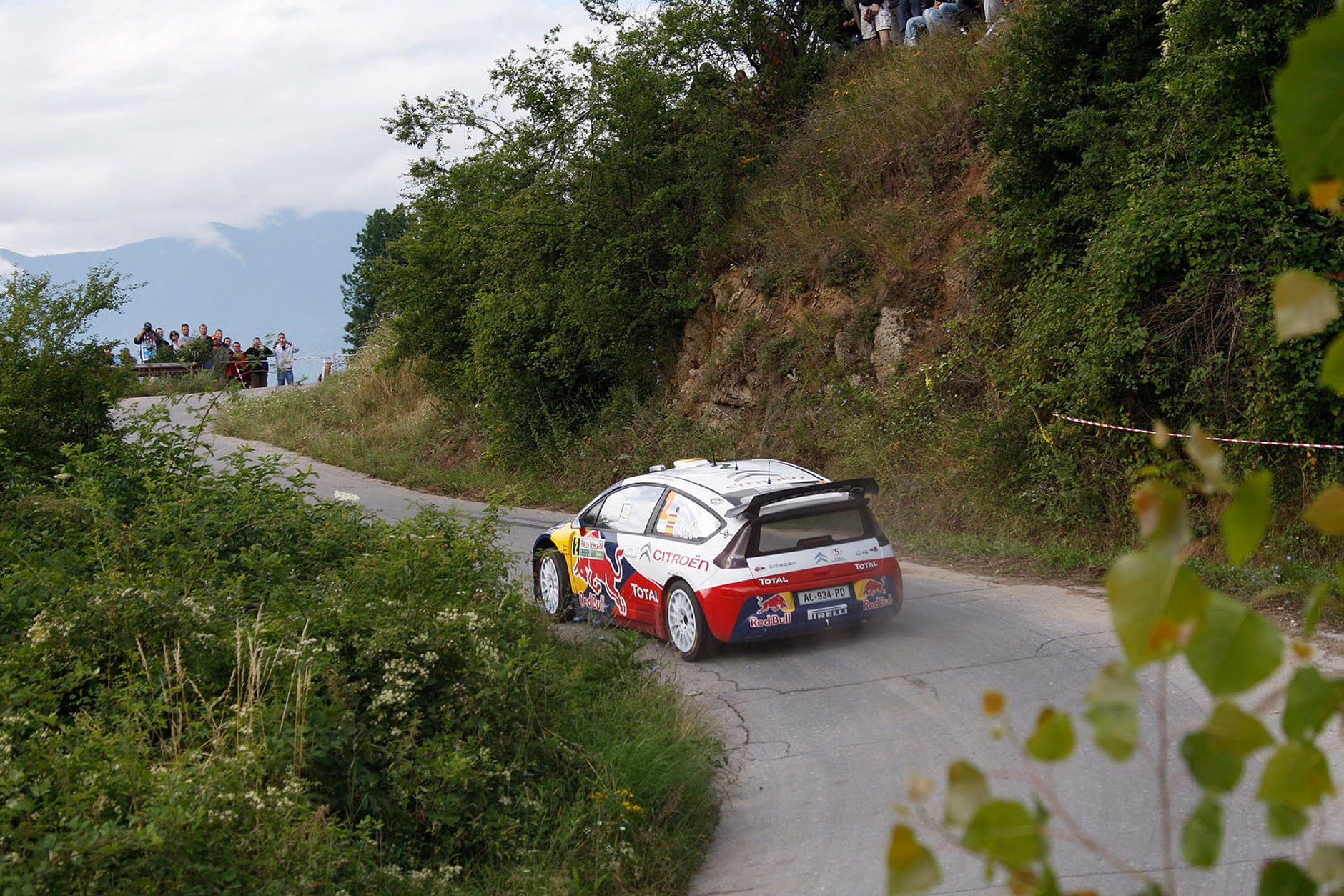 Citroën Total WRT taranuje konkurentów (galeria Rallyworld©Willy Weyens)