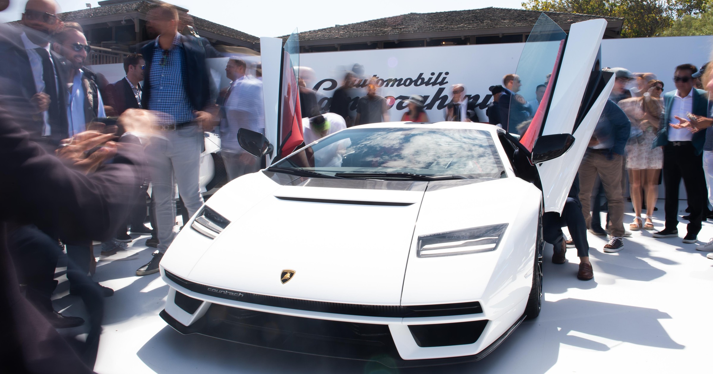 Lamborghini Countach LPI 800-4 po debiucie w trakcie Tygodnia Samochodowego w Monterey