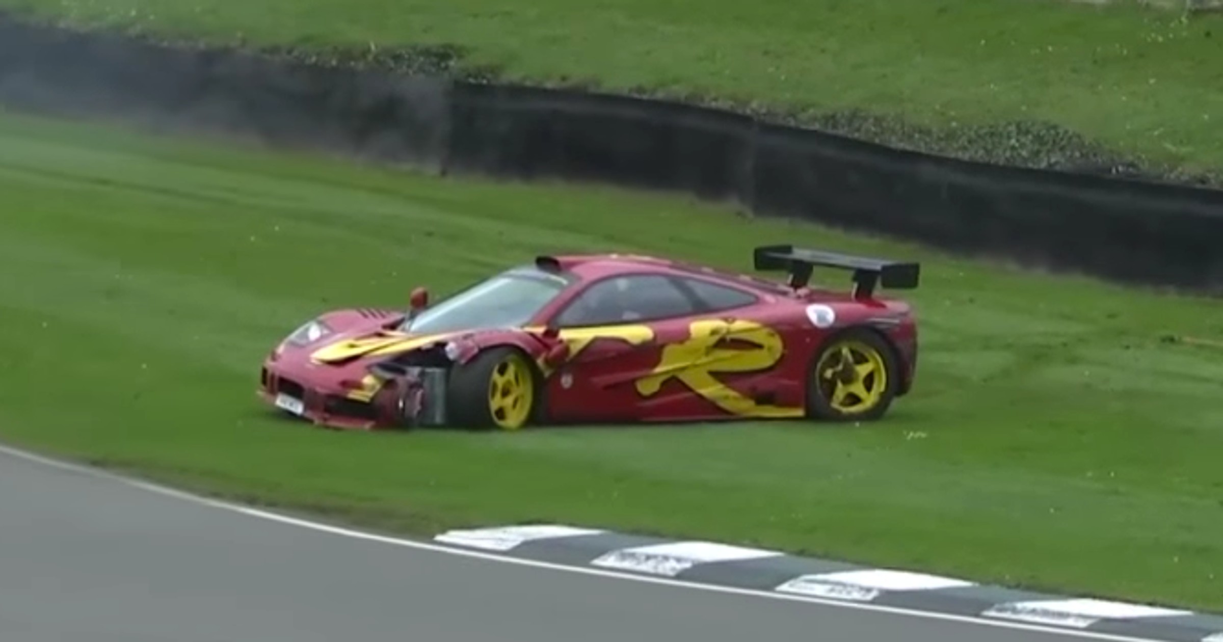 Perkusista Pink Floyd rozbił McLarena F1 GTR