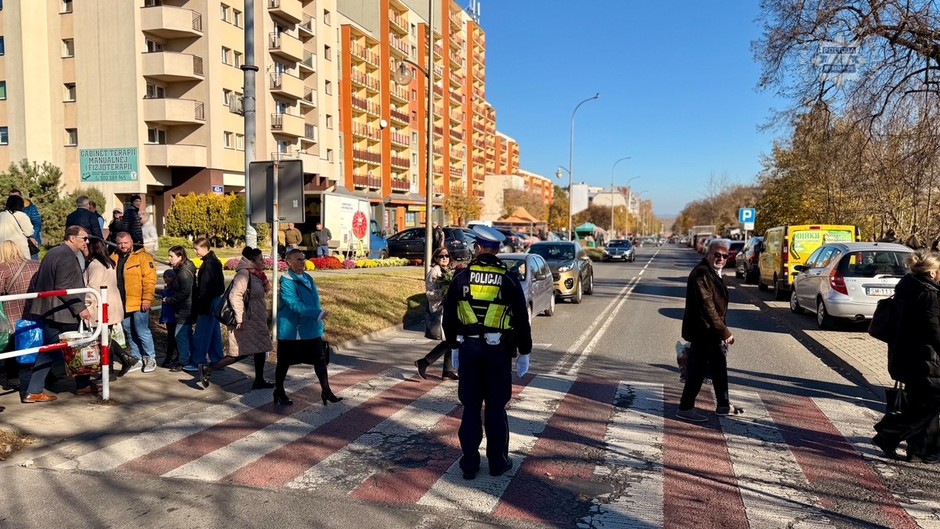 Policjanci podsumowali długi weekend. Kierowca wjechał pod niepodniesione zapory