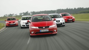 Używany hot hatch za 30 tys. zł - który będzie lepszym wyborem?