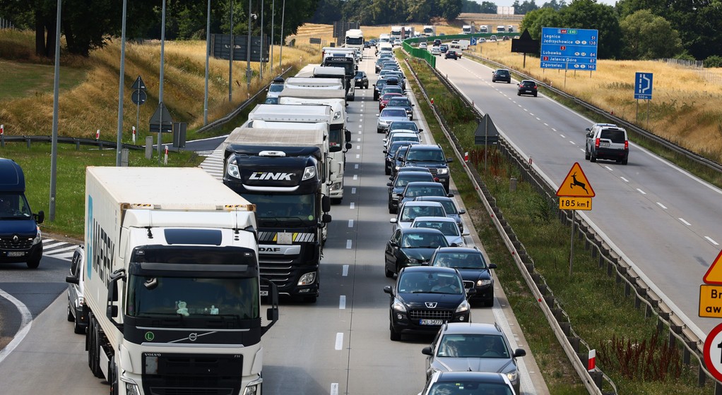 W Polsce mamy ponad 300 znaków drogowych, pionowych i poziomych