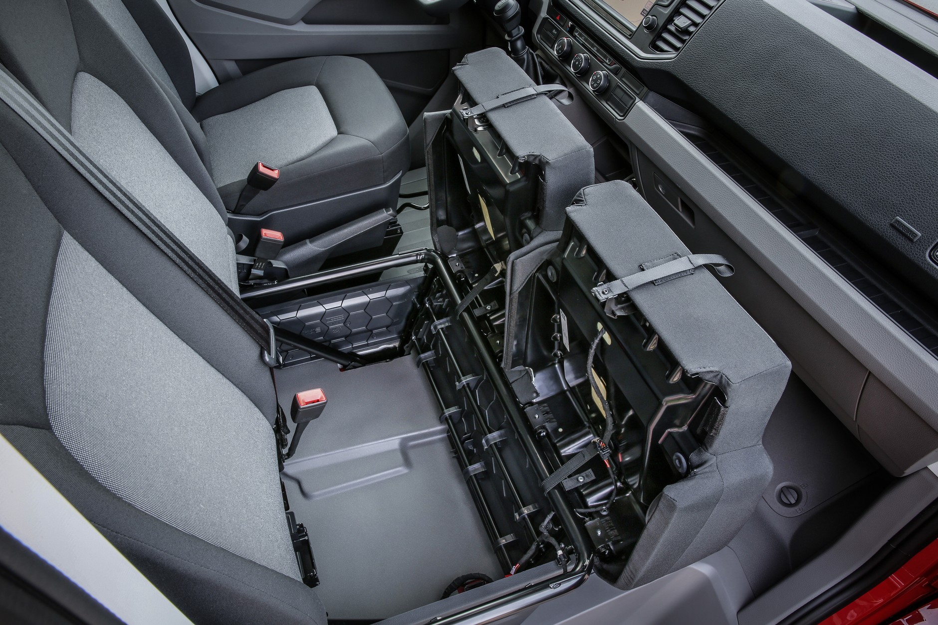 Nowy Volkswagen Crafter. Dostawczak naszpikowany elektroniką.