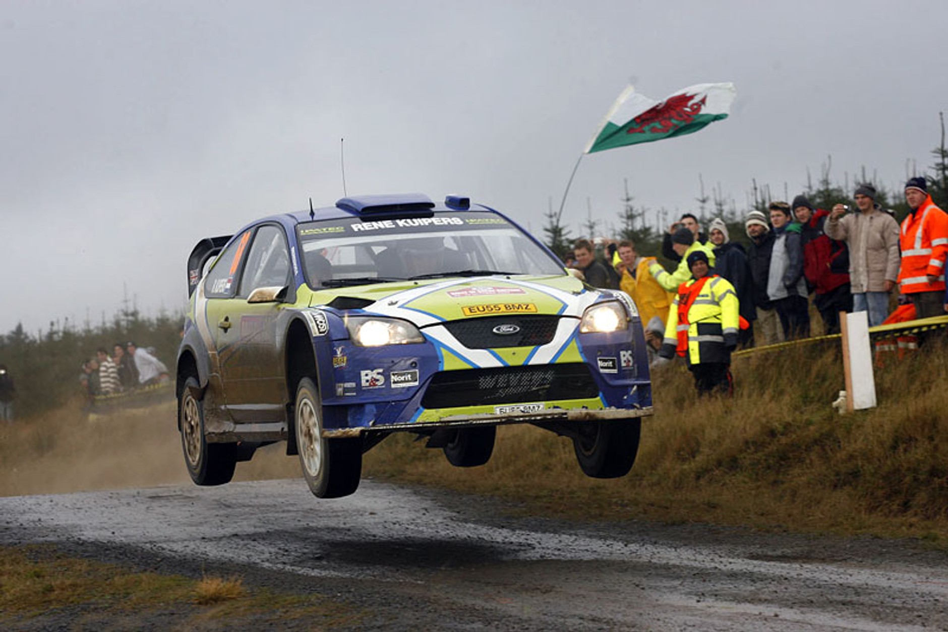 Rajd Wielkiej Brytanii 2009: mistrz świata Loeb w akcji - fotogaleria Rallyworld©Willy Weyens