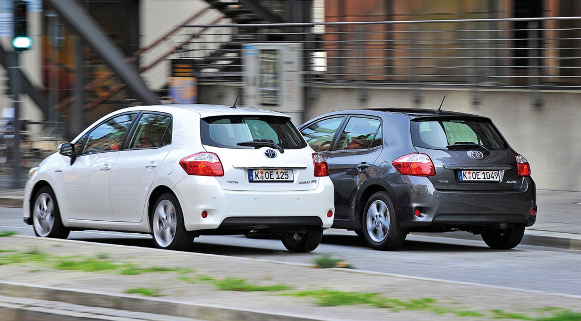 Auris 1.8 HSD kontra Auris 2.0 D-4D: diesel kontra hybryda, dwie drogi do niskiego spalania
