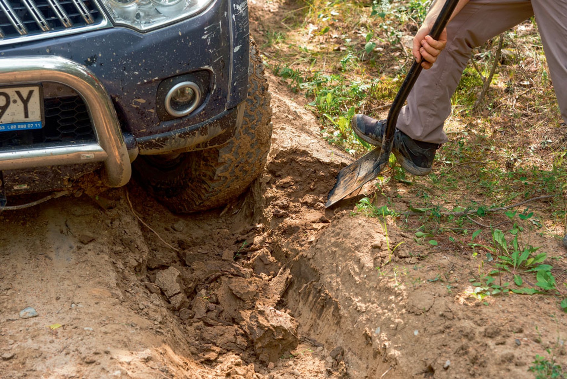 Szkoła jazdy w terenie - jak pokonywać koleiny?