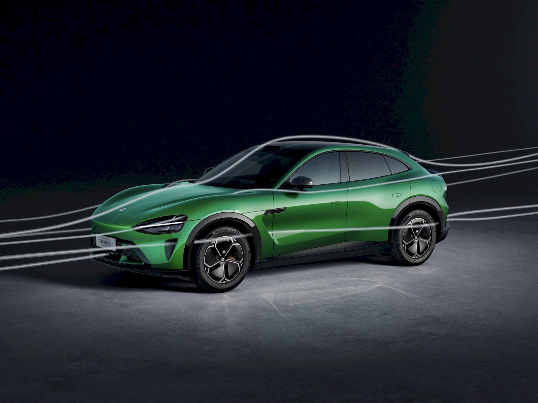 Opływową sylwetkę tego SUV-a już skądś znamy...