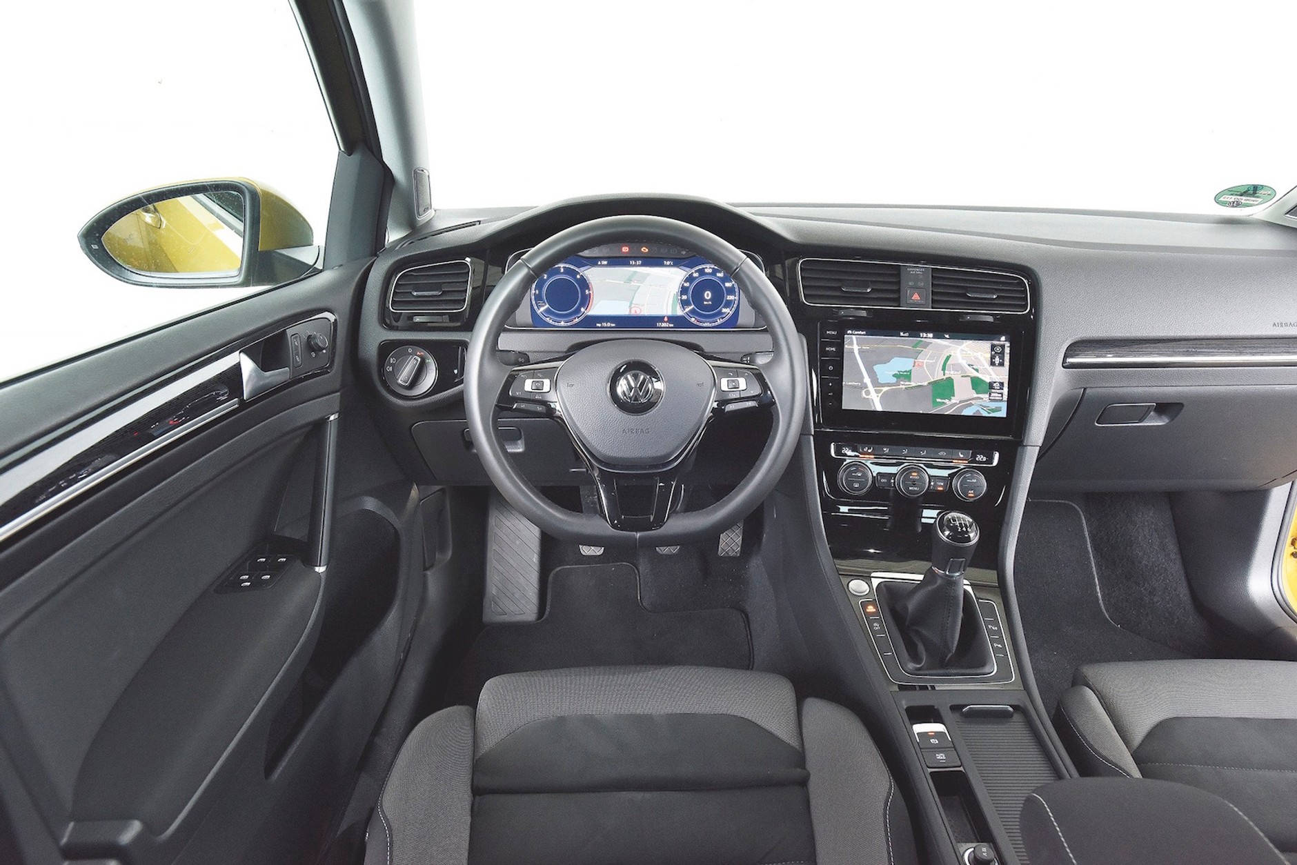 Volkswagen T-Roc kontra Golf