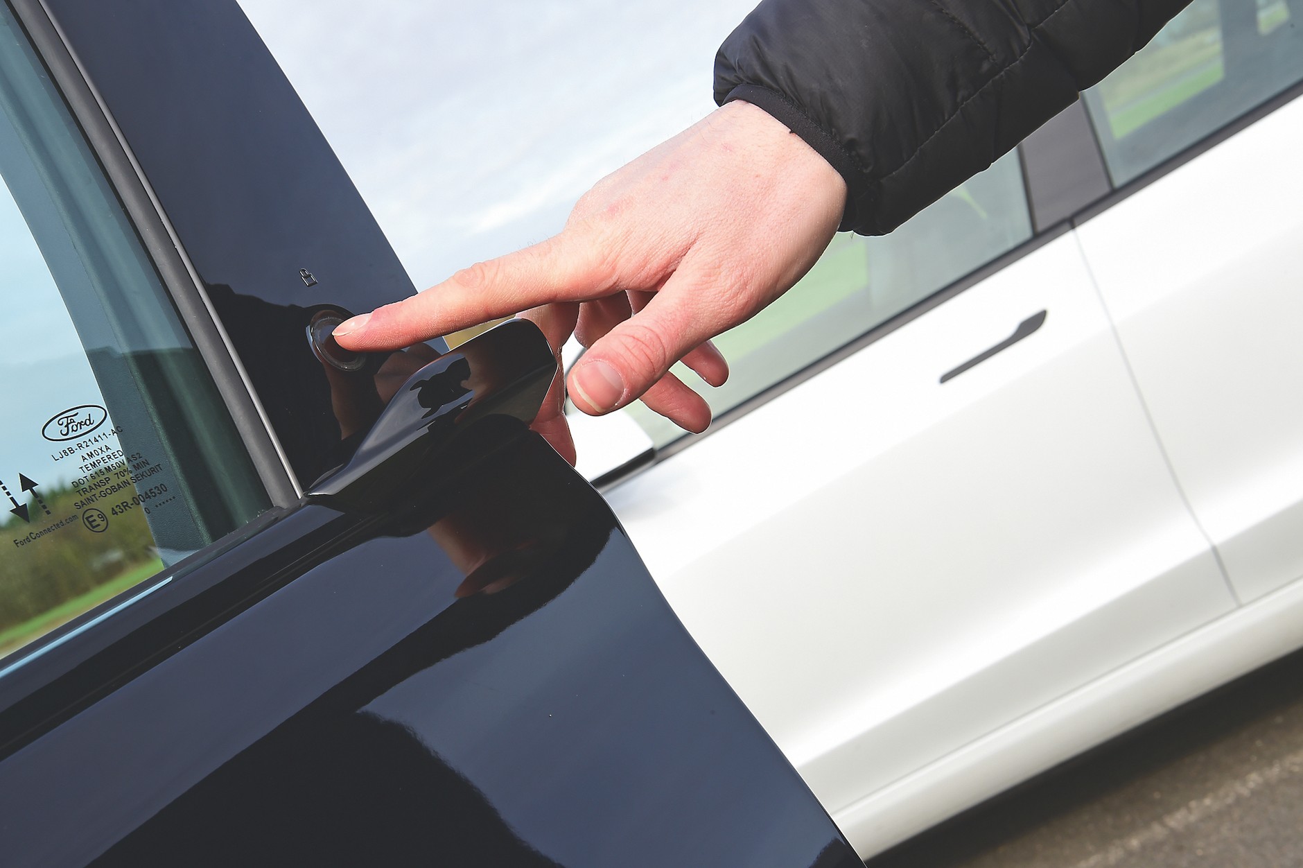 Ford Mustang Mach-E kontra Tesla Model 3