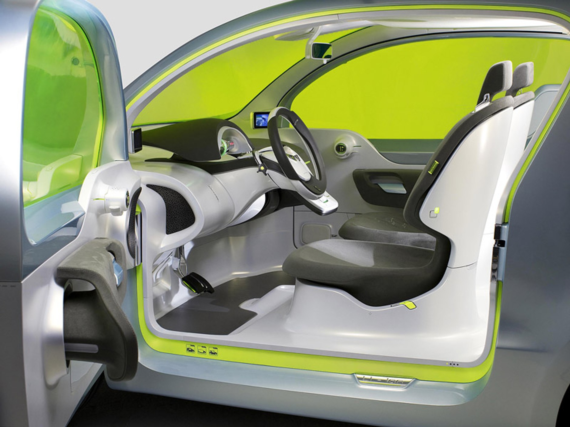 Paryż 2008: niezwykły Renault Z.E. Concept (fotogaleria + wideo)