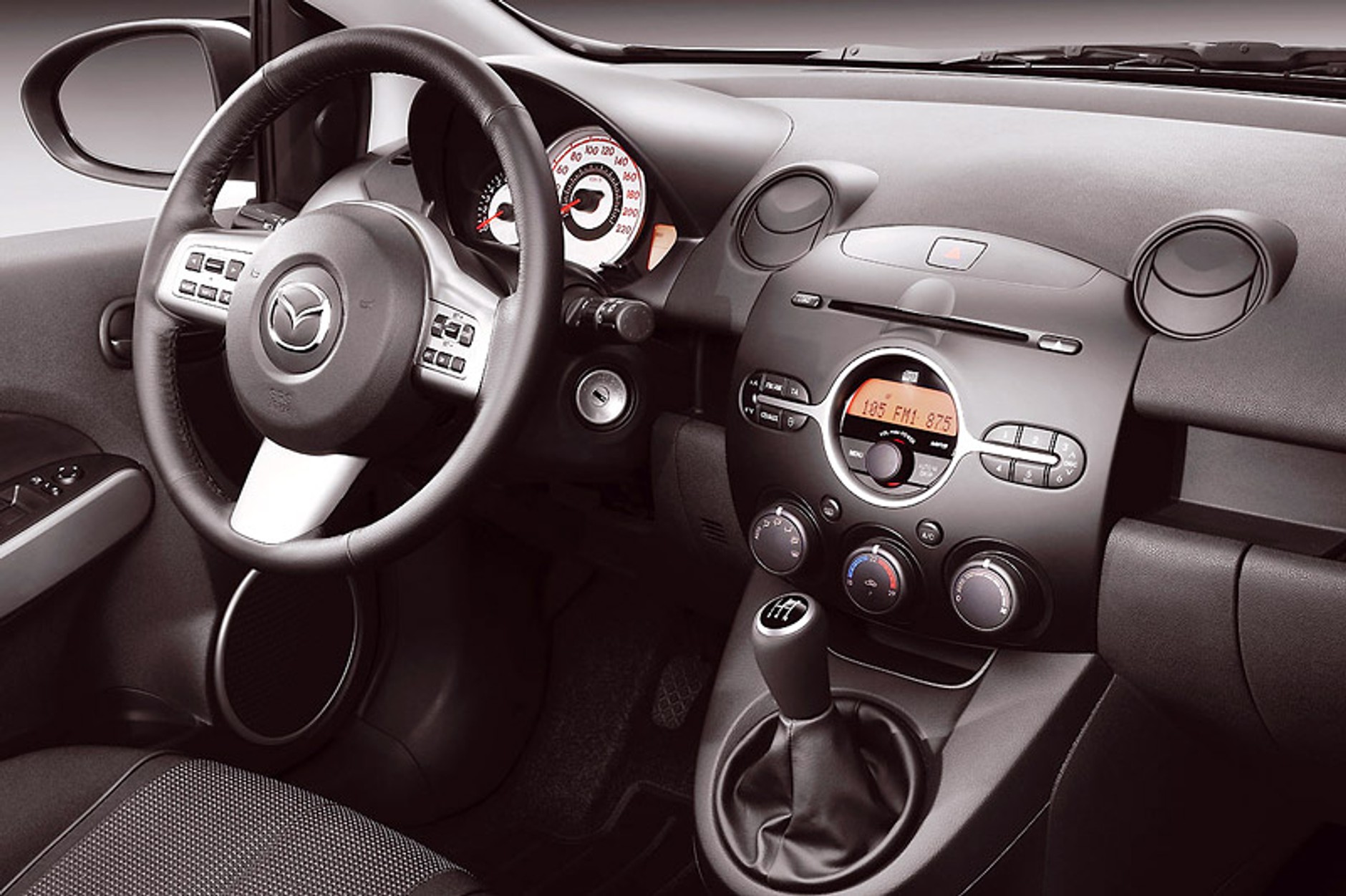 Nowa Mazda2: trzydrzwiowa i w wersji z silnikiem Diesla