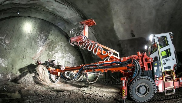 Droga S3 Bolków — Kamienna Góra: zakończono drążenie tunelu o długości ok. 2,3 km