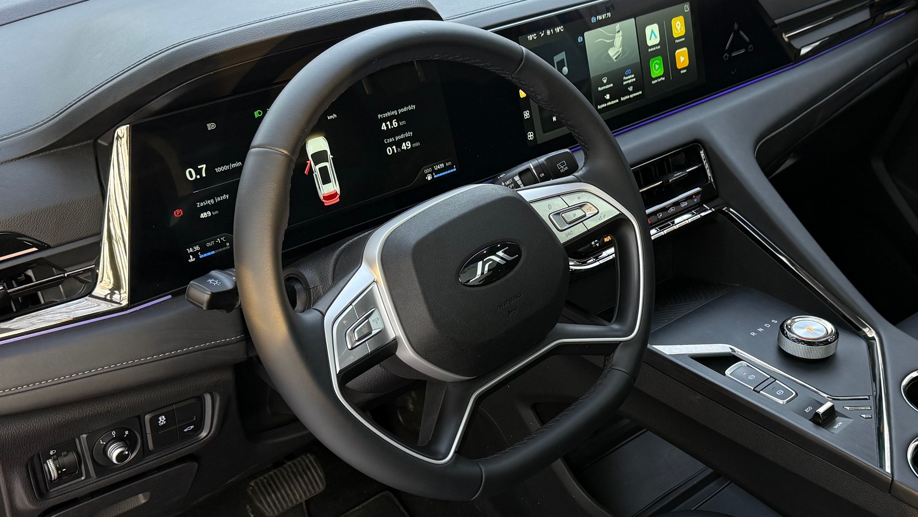 JAC JS8 Pro – duży SUV, pod względem rozmiaru pełnoprawny segment D. Regulacji wzdłużnej kierownicy brak
