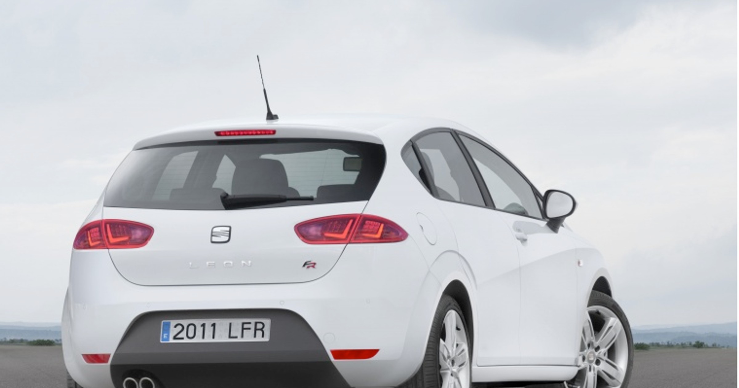 Seat uatrakcyjnia Leona FR i Cupra R