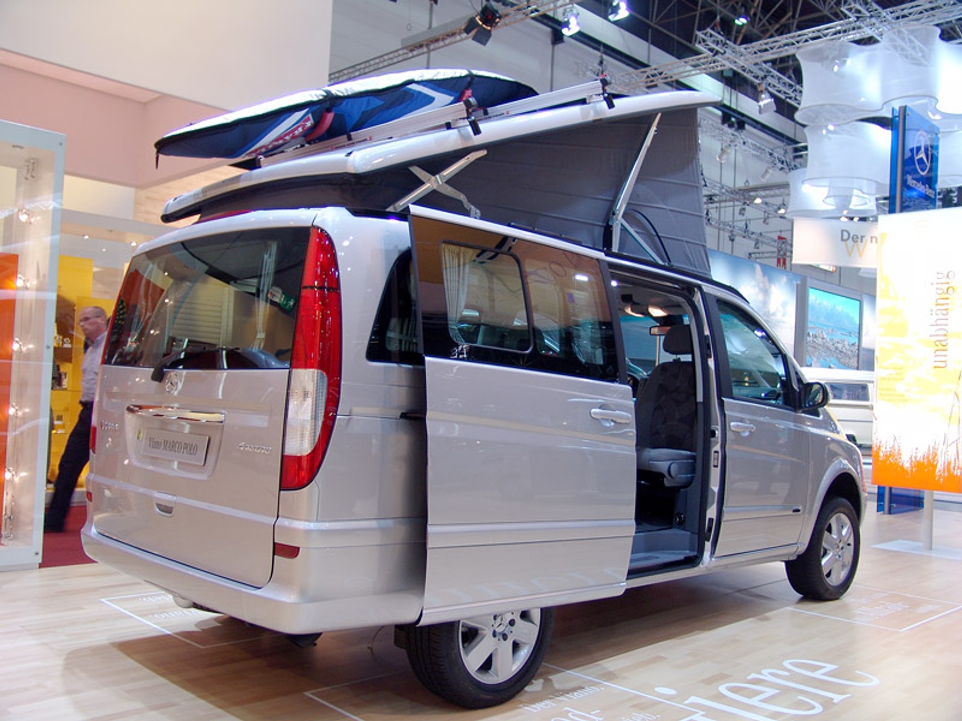 Caravan Salon Düsseldorf 2007: Caddy Life i moda na nowy sezon (fotogaleria)