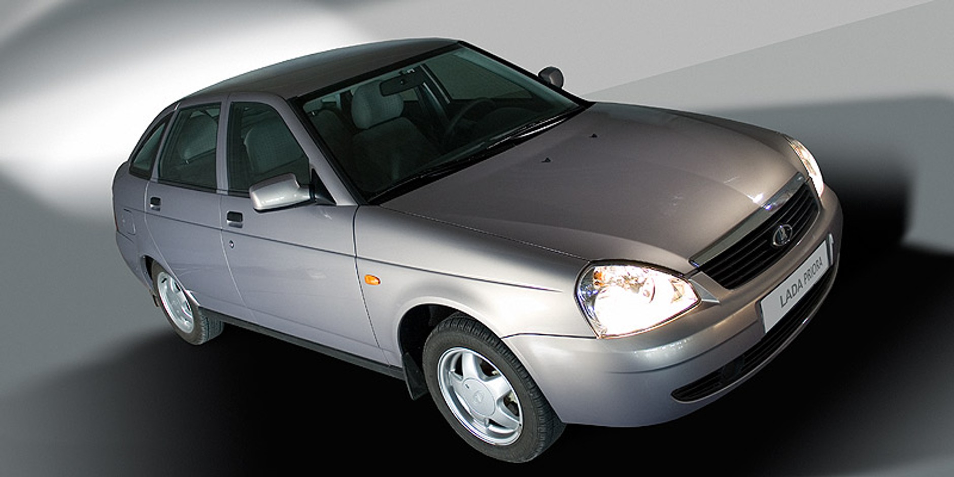 Renault ztrácí vliv v AvtoVAZu, klíčové pozice získali Rusové