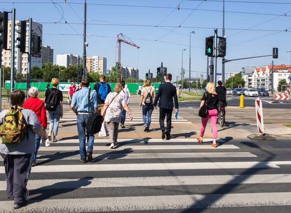 Polskie przejścia coraz bardziej niebezpieczne dla pieszych. Rząd opublikował ukrywany wcześniej dokument