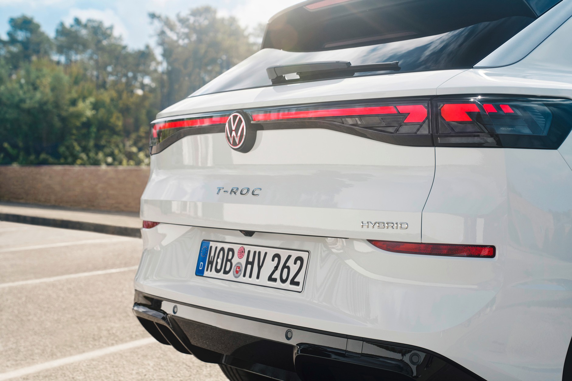 Pełną hybrydę Volkswagena rozpoznacie po emblemacie "Hybrid"