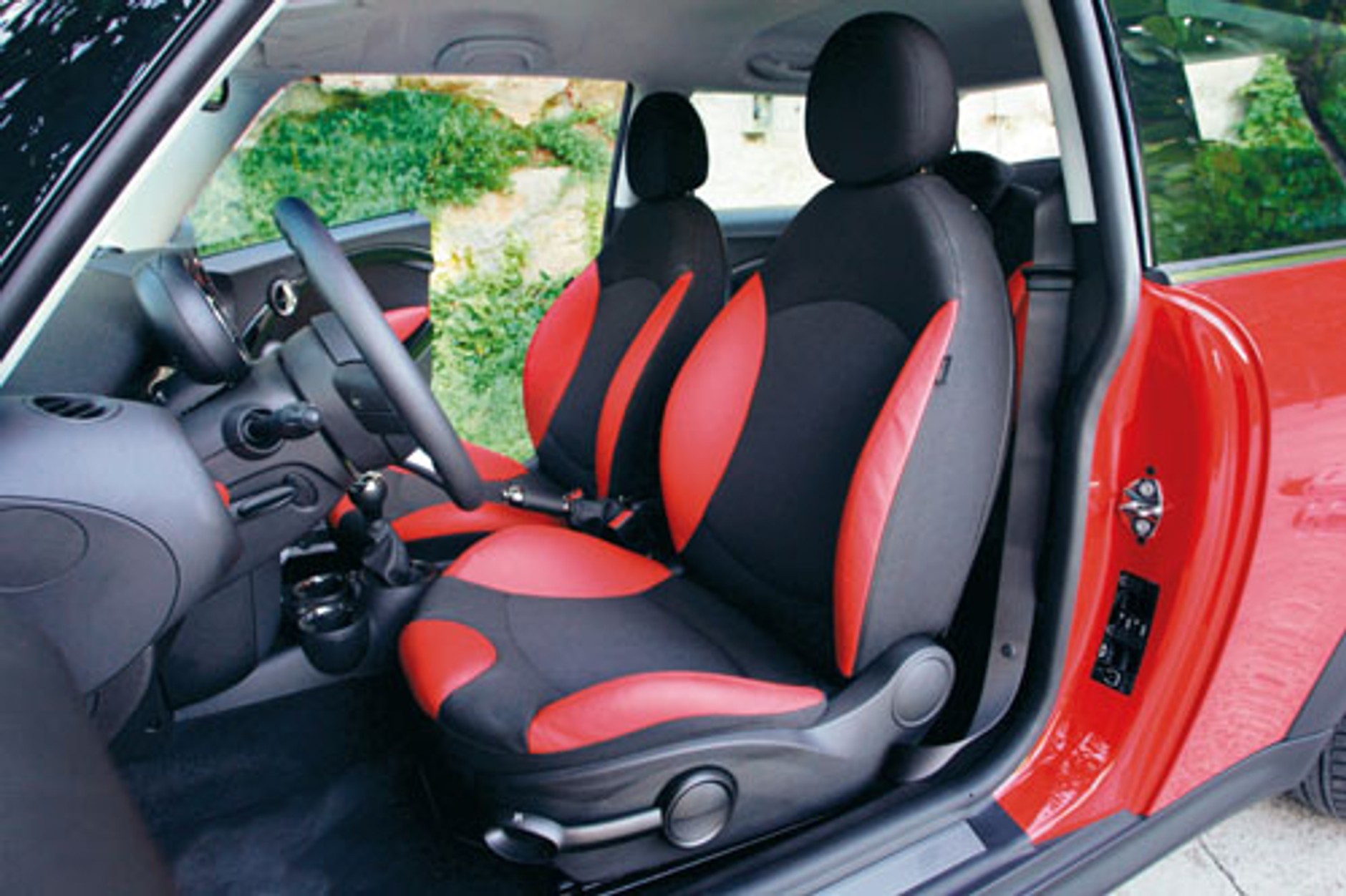 Mini Cooper S - Różni się silnikiem