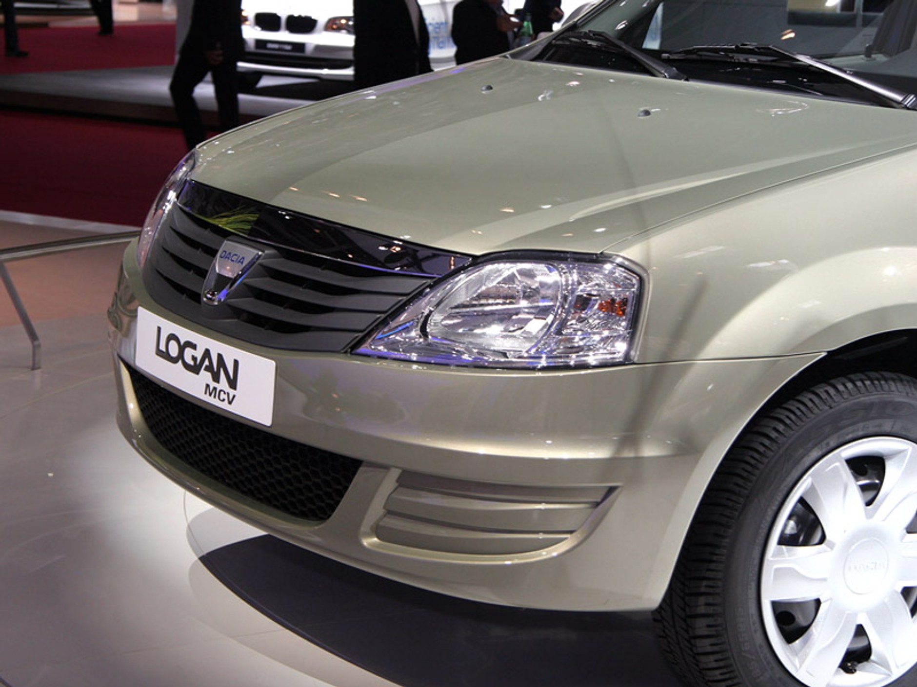 Paryż 2008: Dacia Logan MCV – nowa twarz dla kombi (wideo)