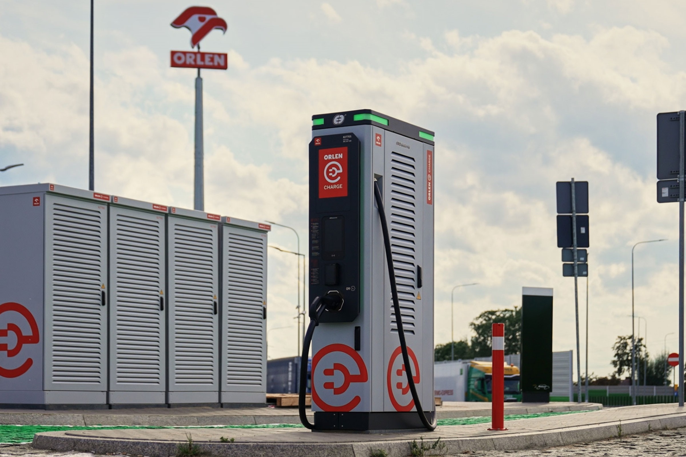 Orlen uruchomił przy A1 pierwsze w Polsce ładowarki MCS. Mają moc aż 1,5 MW
