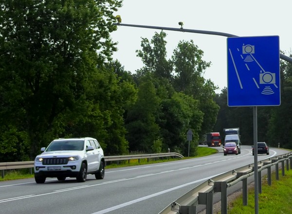 Odcinkowy pomiar prędkości w Białczu koło Gorzowa już działa. Okazuje się, że bardzo skutecznie