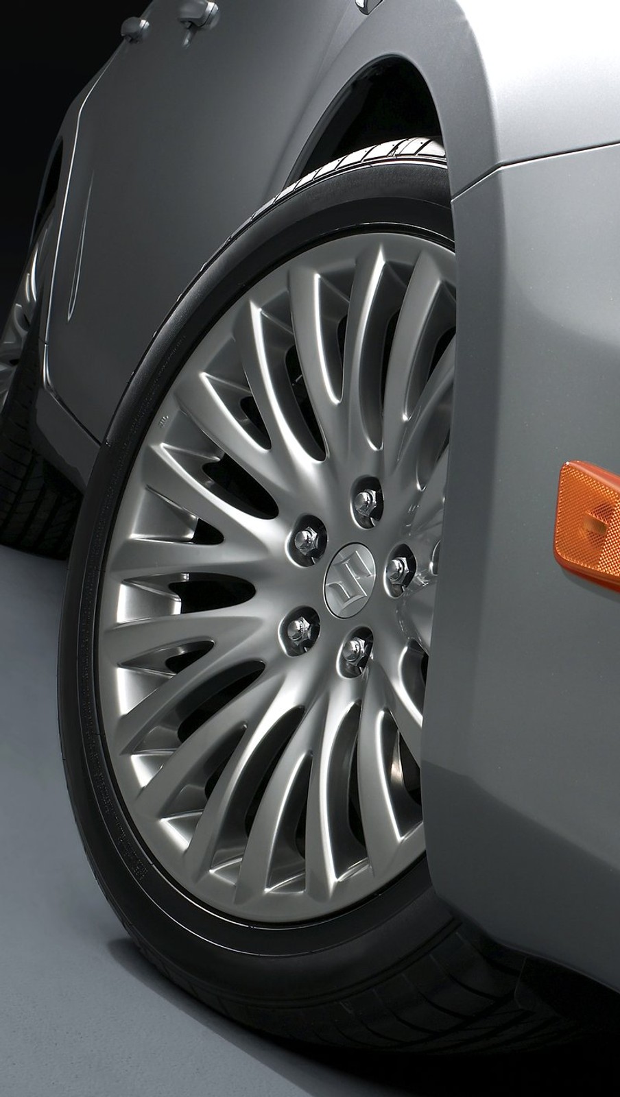 Tokio 2009:  Suzuki Kizashi będzie sprzedawane najpierw w Japonii