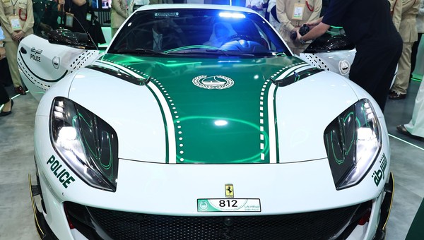 Mansory Ferrari 812 Superfast dla policji w Dubaju