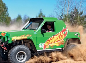 Nissan Patrol teamu Hot Wheels
