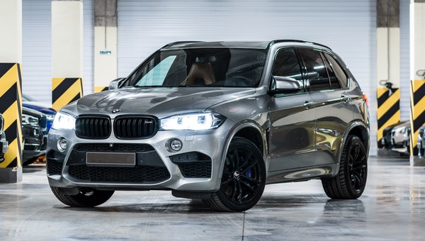 BMW X5 – jeden z modeli obecnie składanych w Rosji "z czego się da"