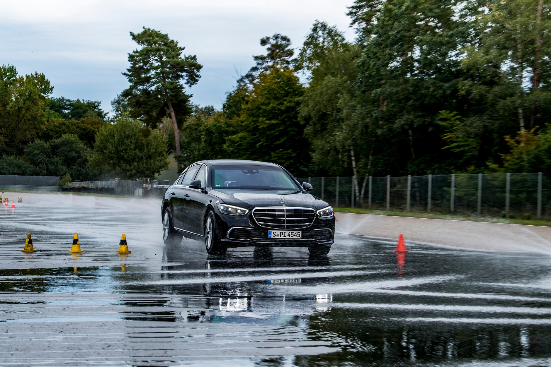 Mercedes S680 GUARD 4MATIC