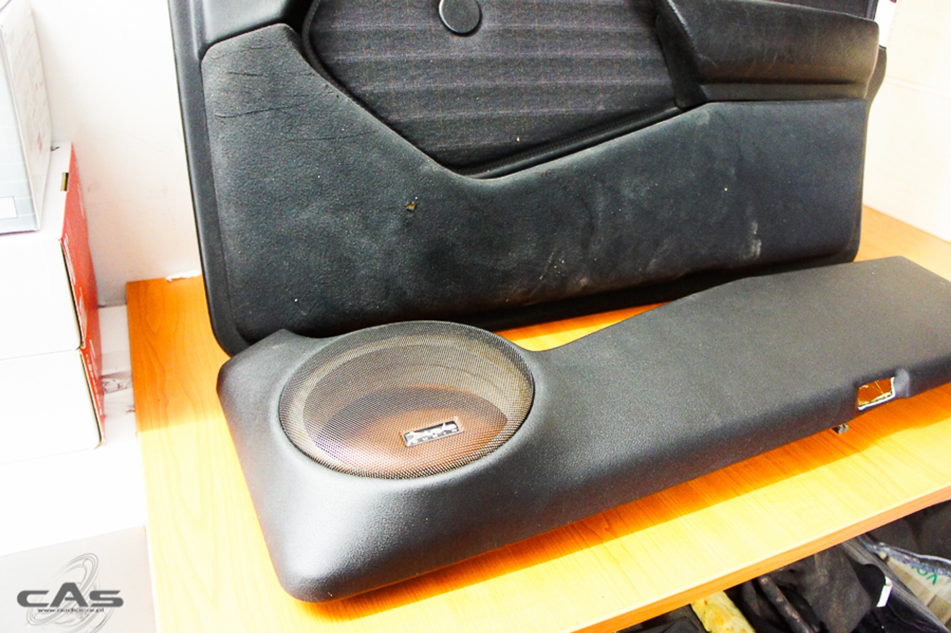 Gotowe panele drzwiowe do Mercedesa W124