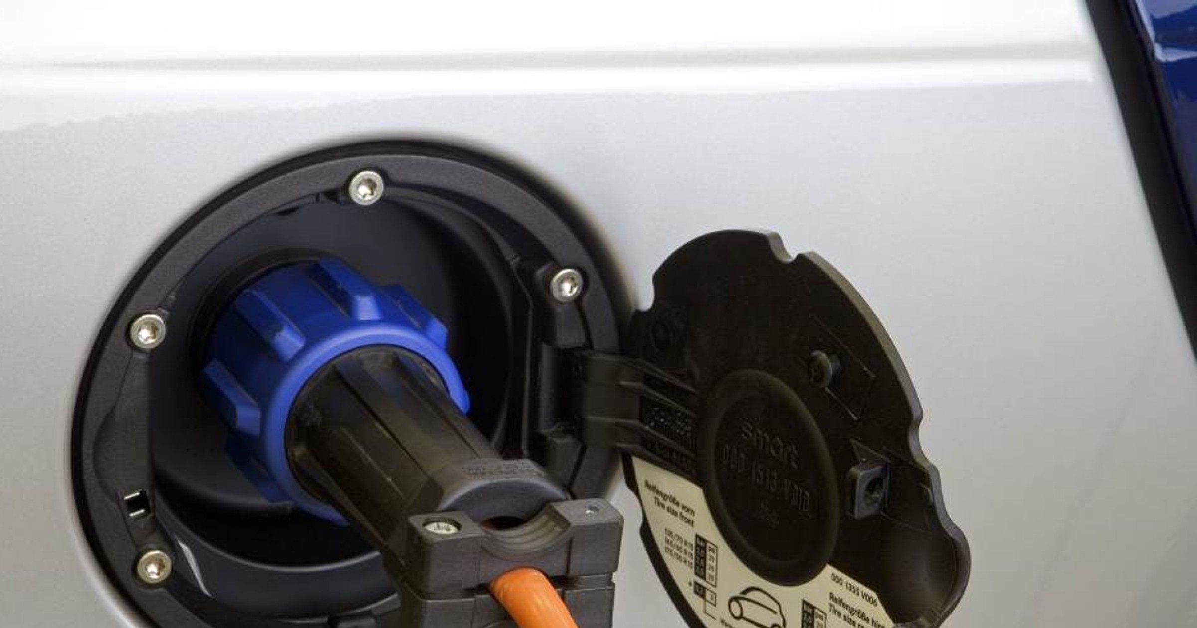 Alians Renault-Nissan i EDF przetestują 100 pojazdów z napędem elektrycznym