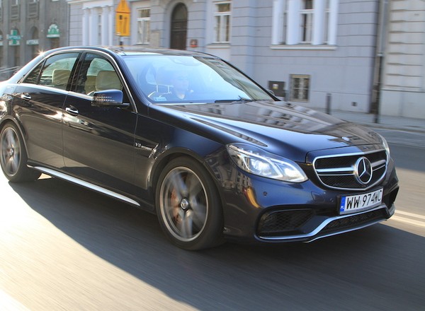 Mercedes E 63 AMG S 4MATIC - Zbyt mocno... wozi na pokuszenie