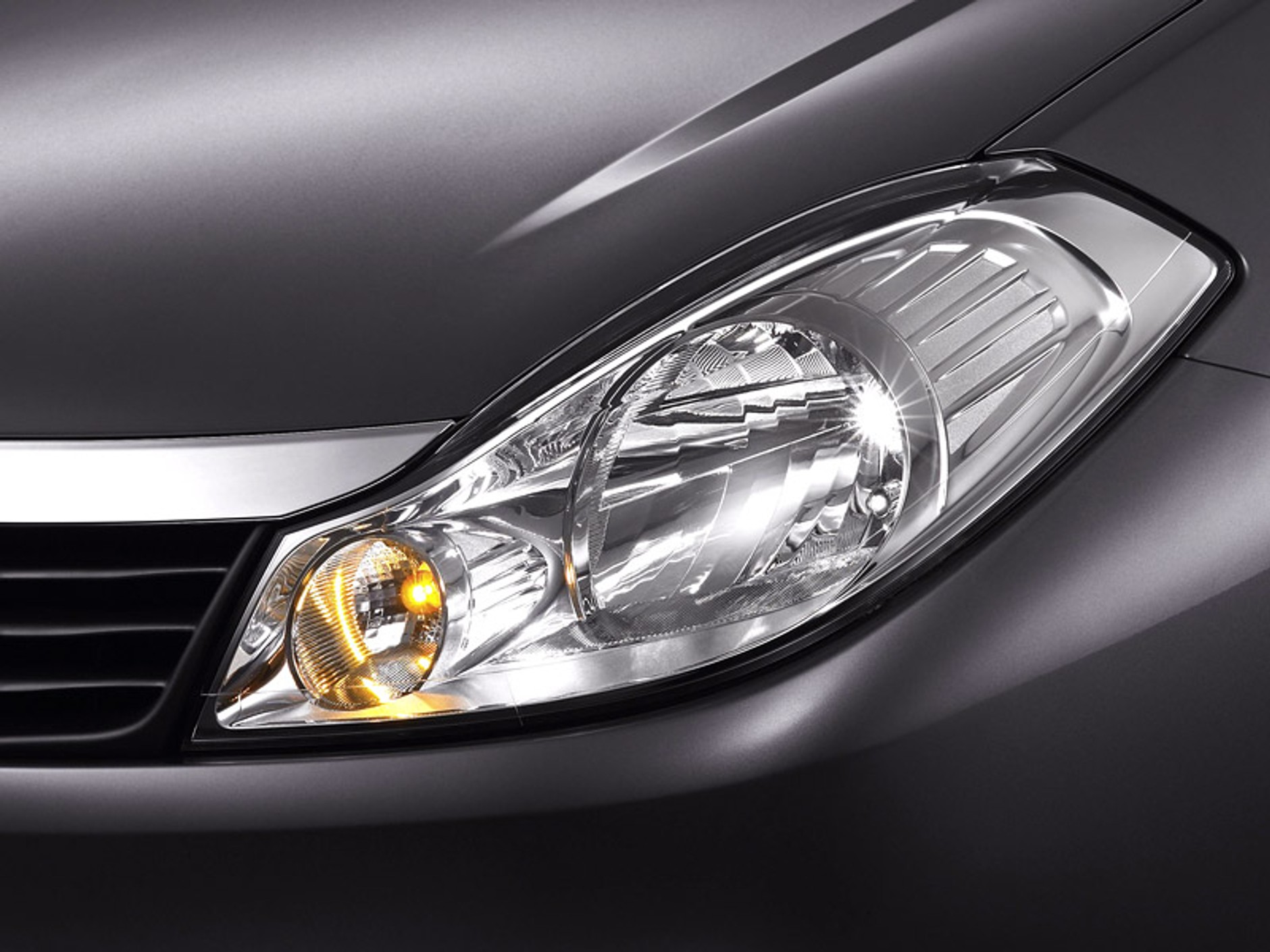 Moskwa 2008: oficjalna premiera nowego Renault Symbol/Thalia