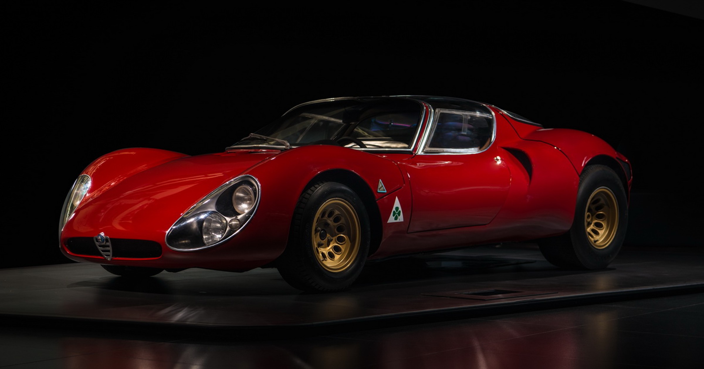 Alfa Romeo 33 Stradale ma 50 lat