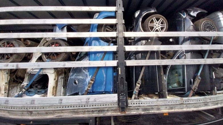 ITD uznała przewożone połówki samochodów i inne części za odpady