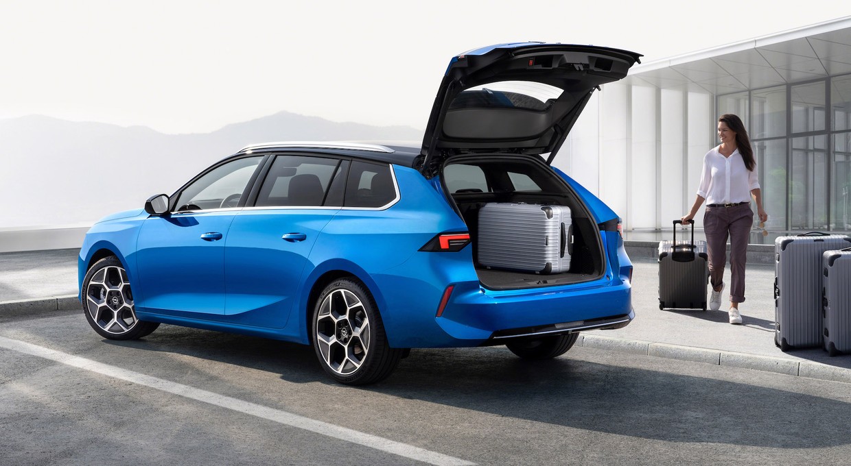 Opel Astra Sports Tourer wyceniony. Najtańsze kombi kosztuje prawie 100 tys. zł
