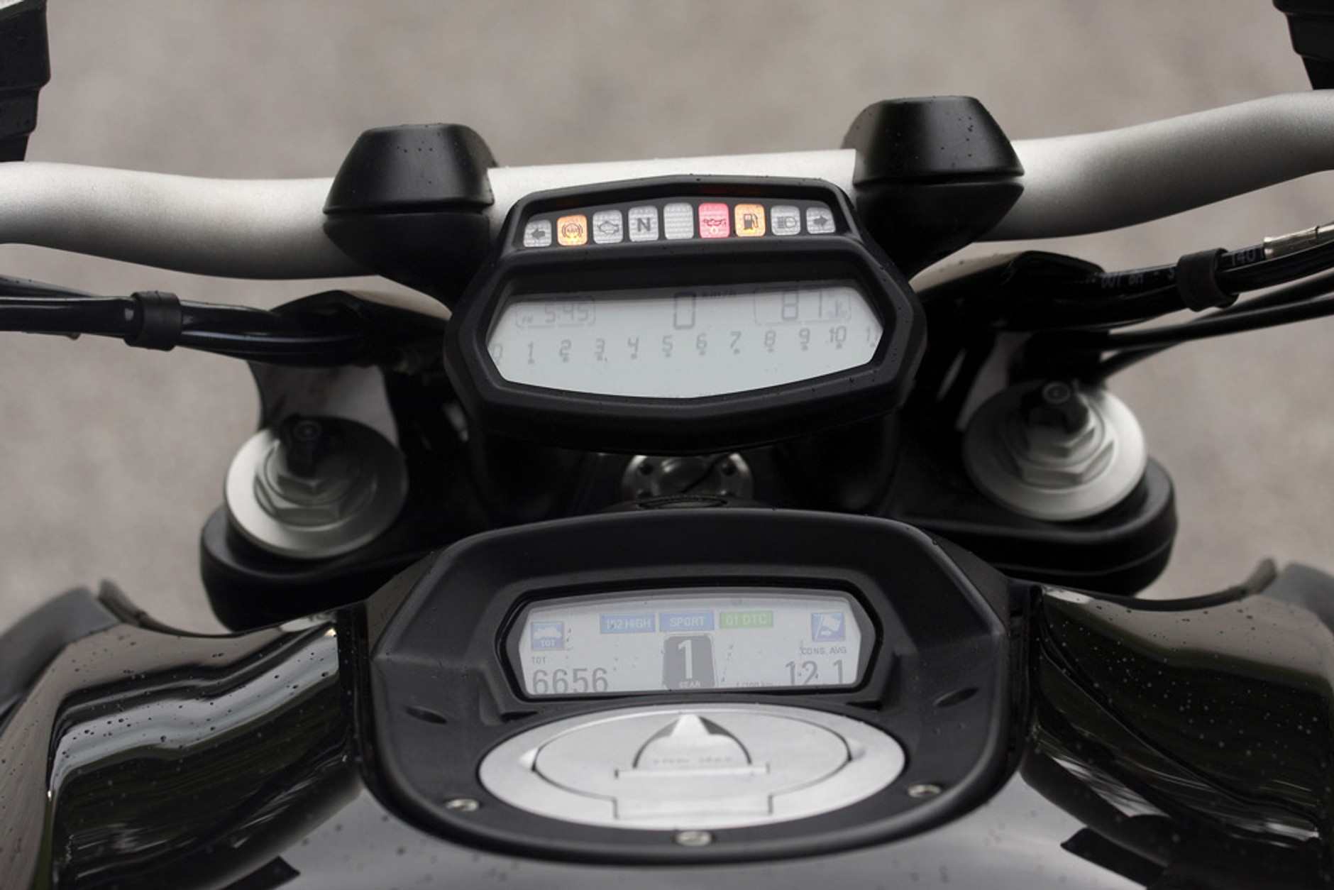 Ducati kontra Mercedes AMG: oto owoc fascynującej współpracy