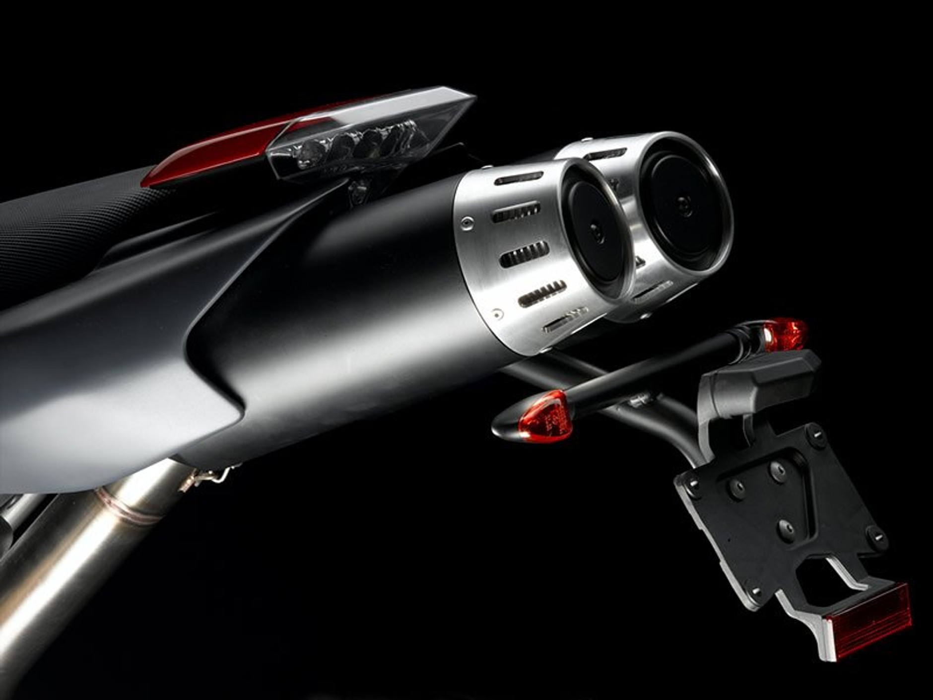 Ducati Hypermotard 1100 i 1100 S (dane techniczne)