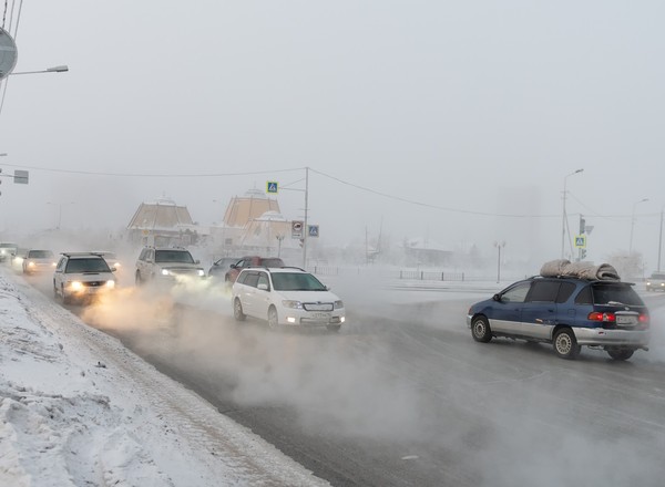 Jak odpalić auto na mrozie? Porady prosto z zimowego piekła, czyli Jakucji