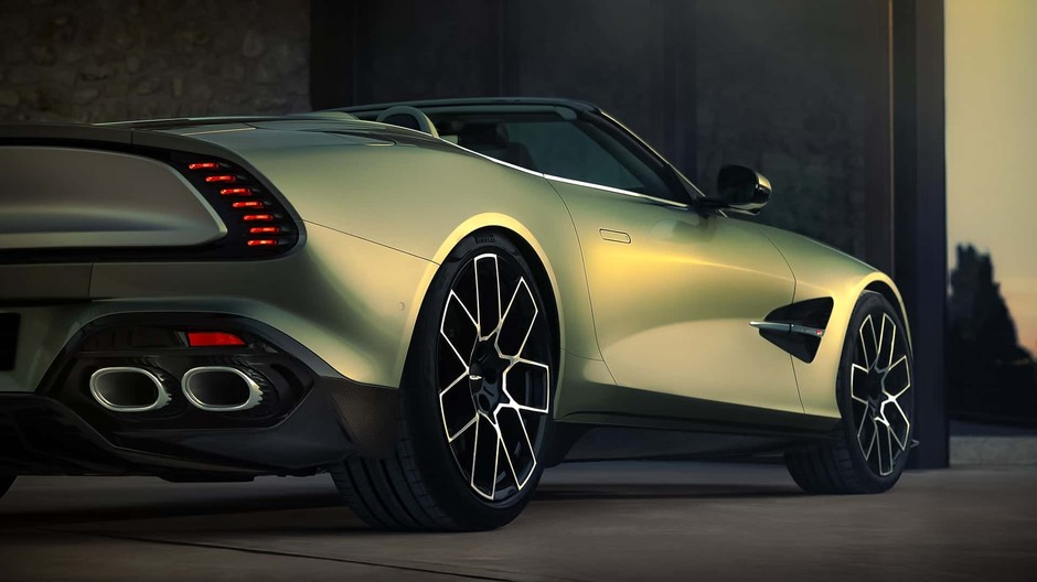 Aston Martin Vanquish Volante 2025