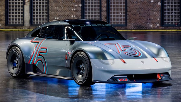 Porsche Vision 357 nawiązuje do modelu sprzed 75 lat. Ale jest 14 razy mocniejsze od klasyka!