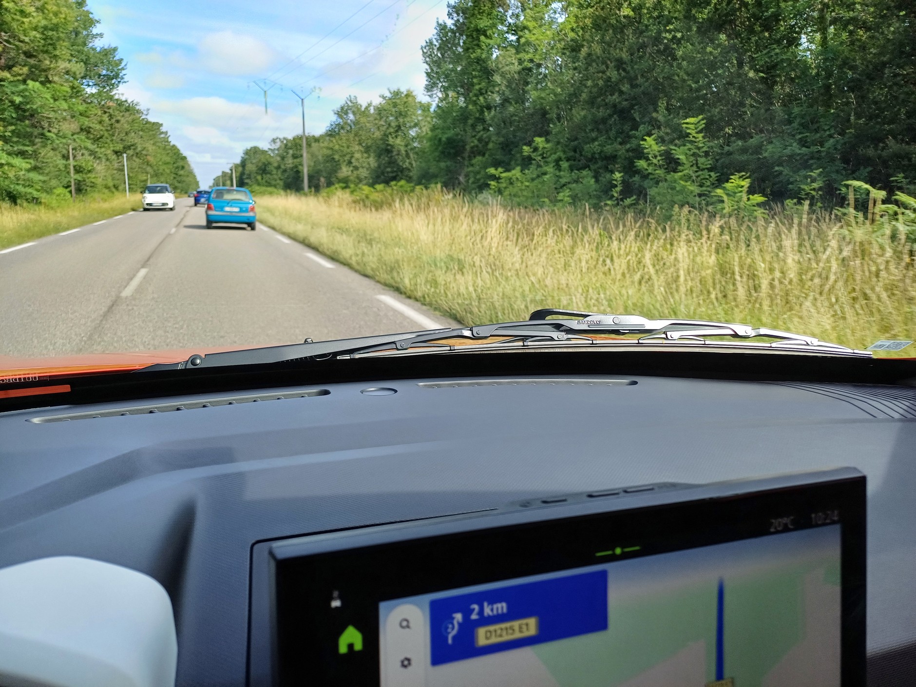 Nowa Dacia Spring: zwraca uwagę "staromodna" wycieraczka