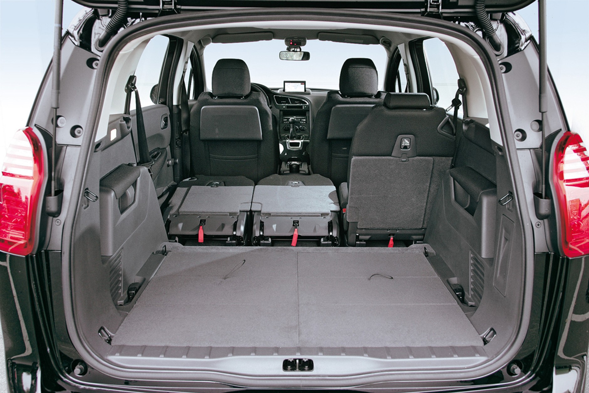 Peugeot 5008 kontra Renault Grand Scenic - Funkcjonalnie oraz stylowo